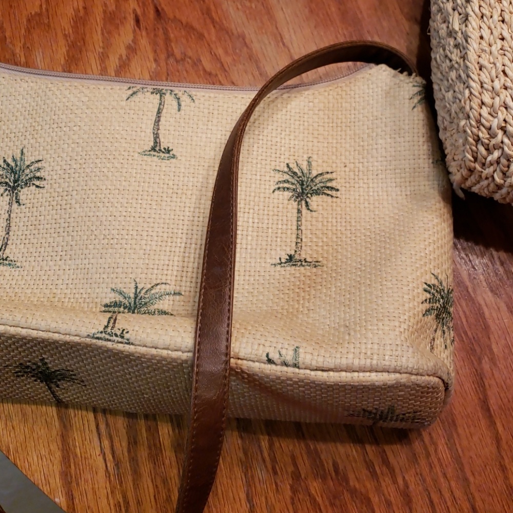 Purse - Picture 3 of 3